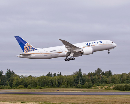 United Airlines 787 (LN 53) Take offK65741- 02