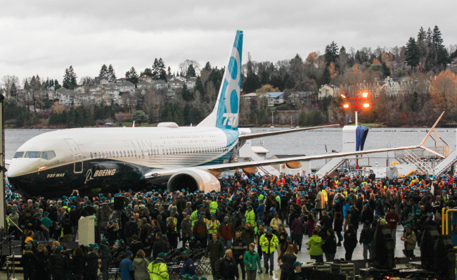 737MAX; 737MAX-8; 737MAX Rollout; Renton Factory; Crowds around plane ; K66476-17; 2015-12-08, Boeing 737 MAX