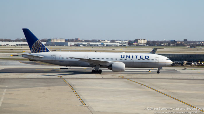 United Airlines Boeing 777-200ER taxing at Chicago O'Hare - Image, Economy Class and Beyond