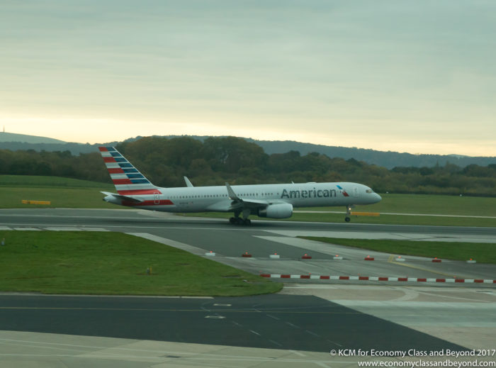American Airlines Boeing 757-200 landing at Manchster Airport - Image, Economy Class and Beyond