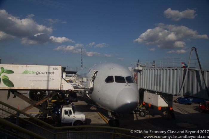 American airlines boeing 787-8 dreamliner