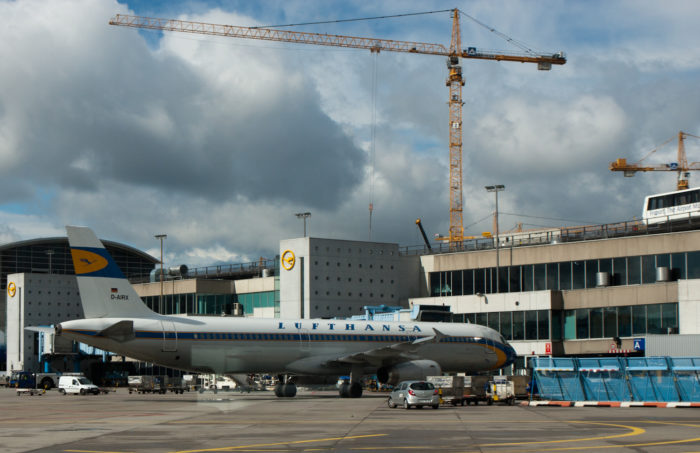 Lufthansa Airbus A321 retrojet 