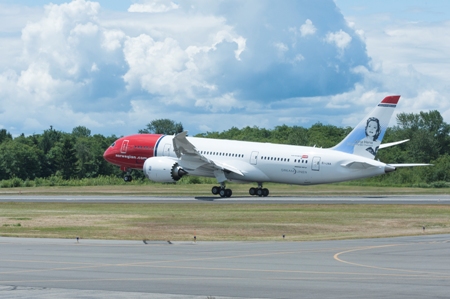 Norwegian Air takeoff - June 13, 2013