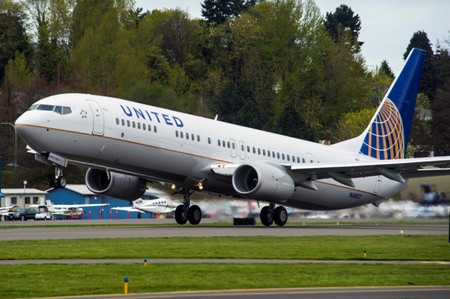 8000th 737 Renton B1 Take off United Airlines