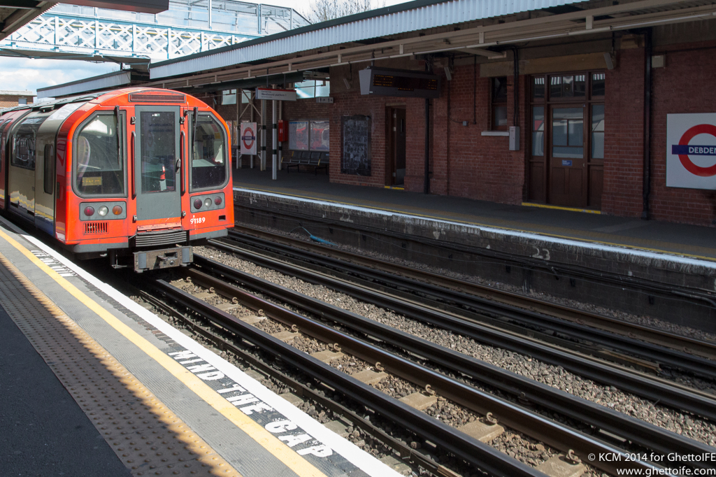 London Underground Central Line Train at Debden - works with ApplePay