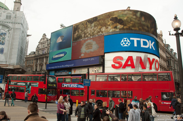 London Buses passing Piccadilly Circus - Image, GhettoIFE