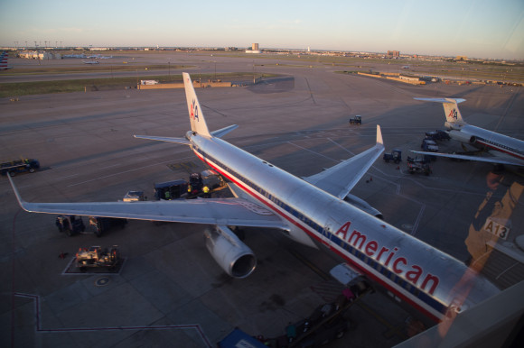 DFW Skylink -- American Airlines 757
