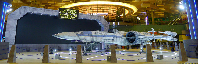 SIngapore Changi X-Wing Star Wars