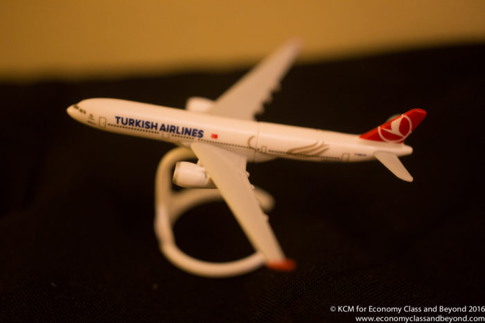 Kinder Airbus A330 Turkish Airlines