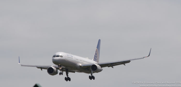 United Boeing 757-200 