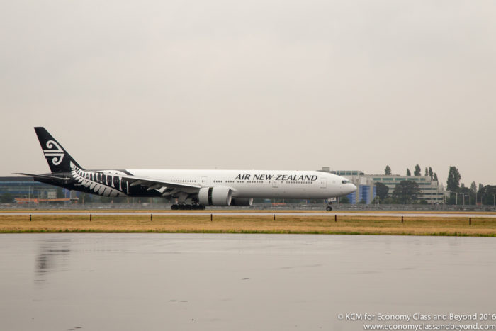 Air New Zeland Boeing 777-300ER landing at Heathrow - Image, Economy Class and Beyond 
