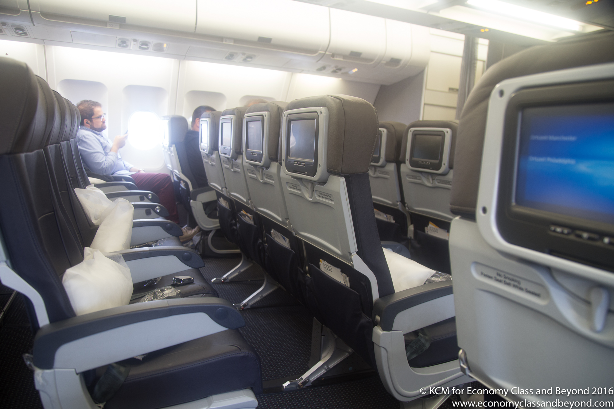 SNAPSHOT: American Airlines 735 Manchester to Philadelphia - Economy ...