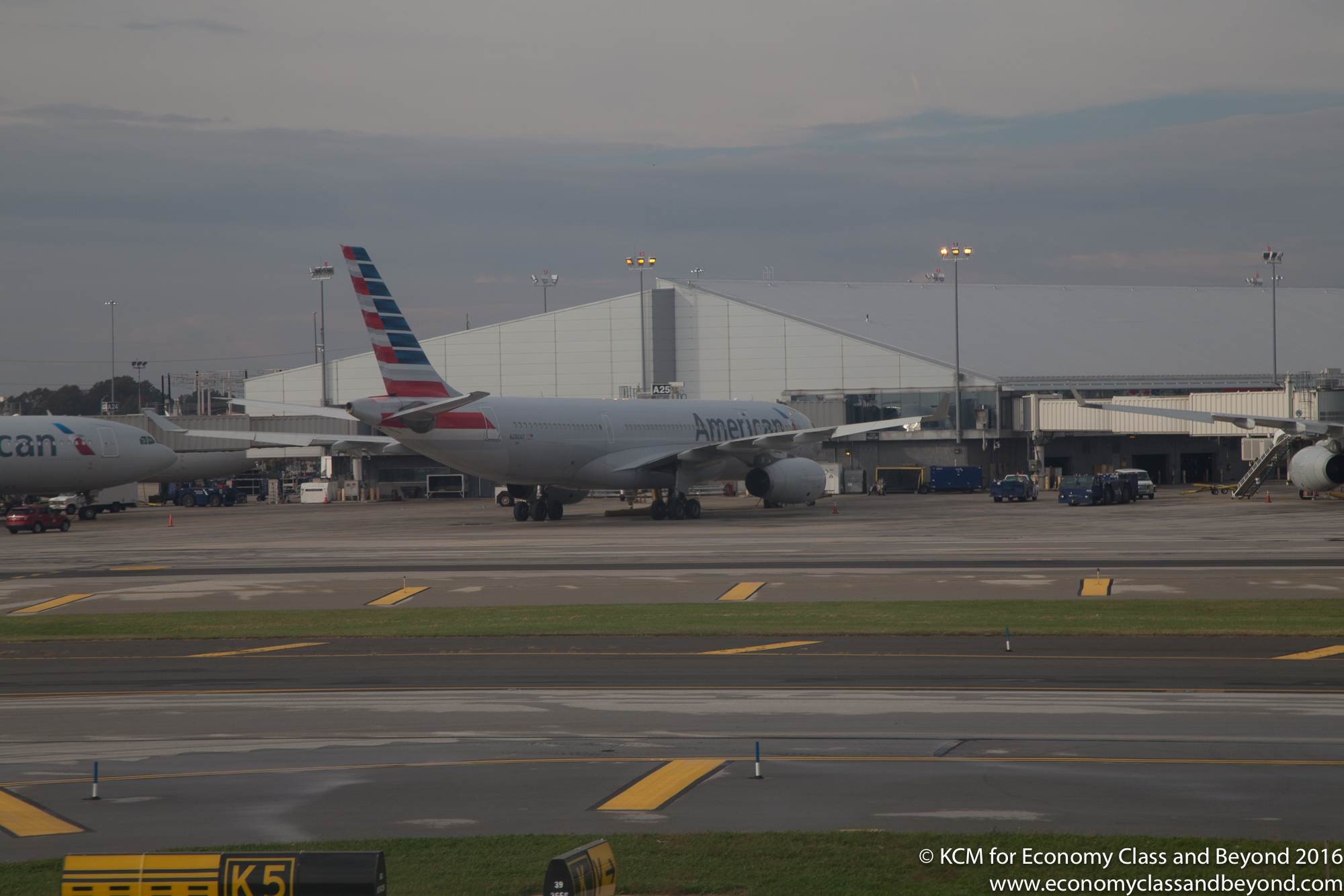 The American Airlines fleet is going to shrink... by a lot - Economy ...