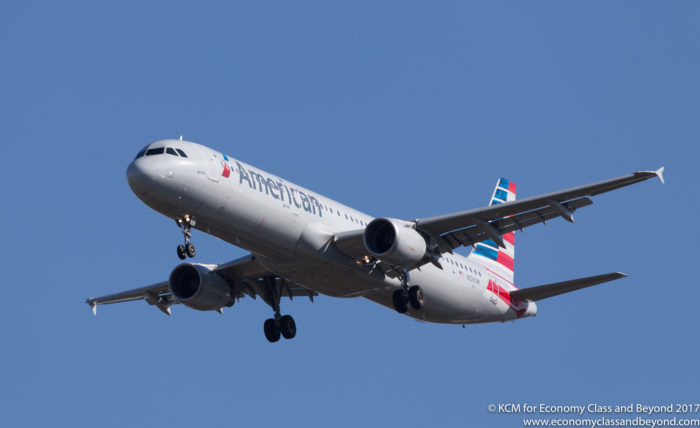 American Airlines Airbus A321 approaching Chicago O'Hare - Image, Economy Class and Beyond