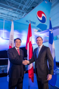 Handshake between Fred Cromer, president, Bombardier Commercial Aircraft and Soo-Keun Lee, Chief Technology Officer, Korean Air