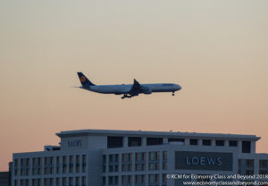 Lufthansa Airbus A340 descending into Chicago O'Hare - Image, Economy Class and Beyond