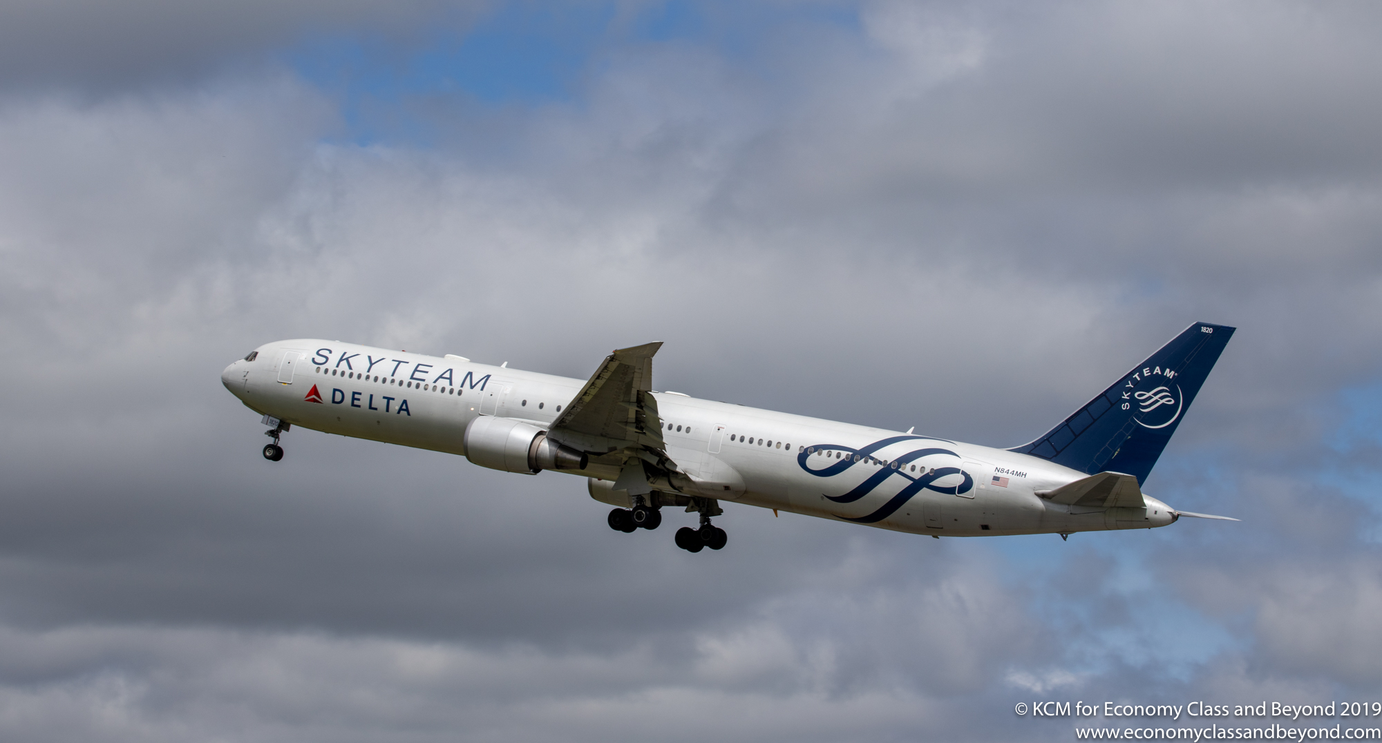 Airplane Art Delta Air Lines Boeing 767 400er Skyteam Livery Economy Class Beyond