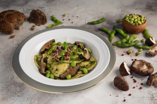 Emirates Vegan Meals - Image, Emirates - Shitake Ravioli served with coriander pesto and edamame 
