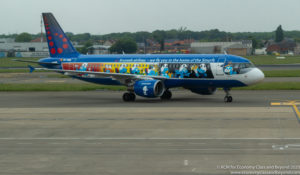 Brussels Airlines Airbus A320 AeroSmurf arriving at Brussels Airport - Image, Economy Class and Beyond
