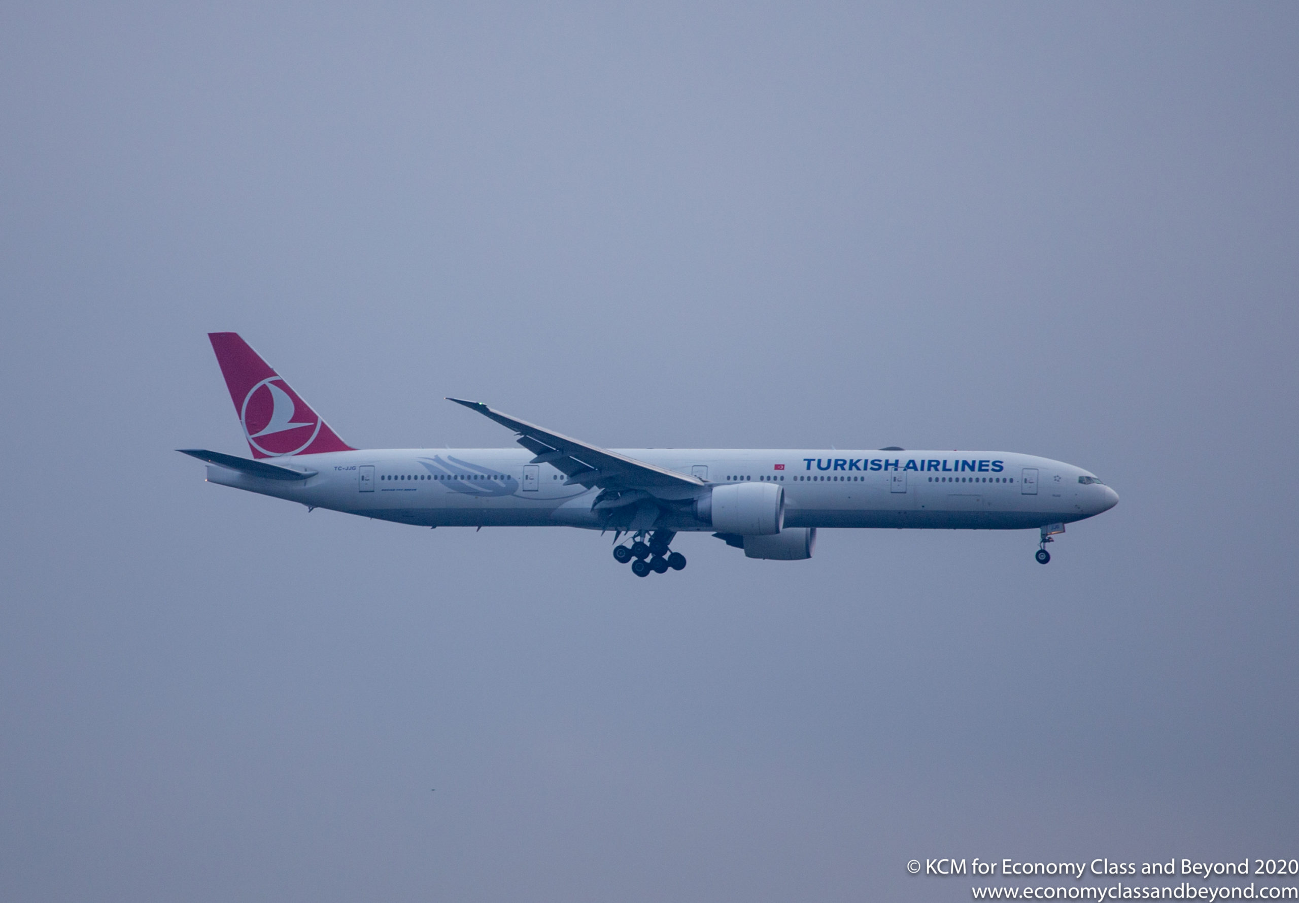 Airplane Art - Turkish Airlines Boeing 777-300ER on final approach