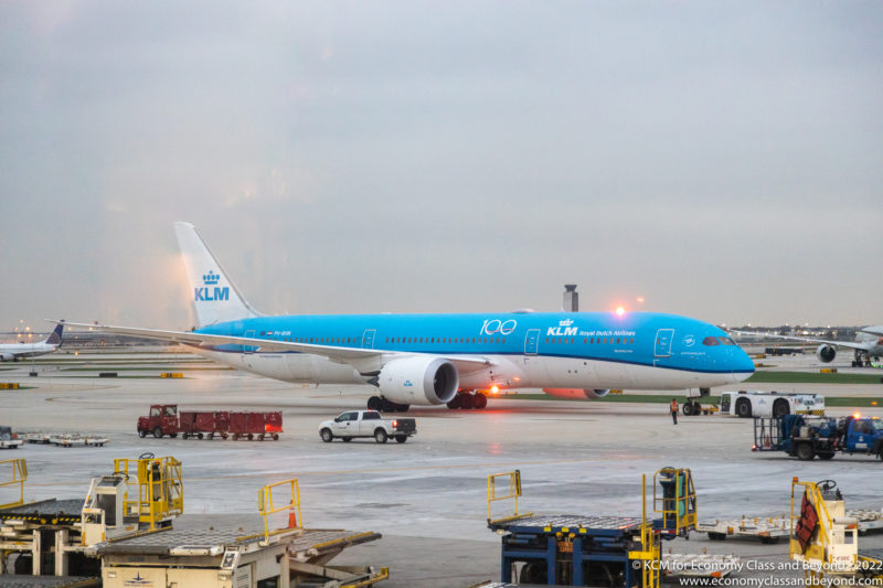 KLM Boeing 787-9 departing Chicago O'Hare- Image, Economy Class and Beyond