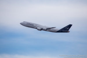 Lufthansa Boeing 747-8i climbing out of Chicago O'Hare International Airport - Image, Economy Class and Beyond