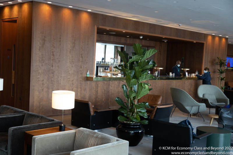 TRIP REPORT: The Cathay Pacific Lounge (Business Class), Heathrow Airport &#8211; Sweet Home, Chicago &#8211; Economy Class &amp; Beyond &#8211; Kevin Marshall 6K9A3961 800x533