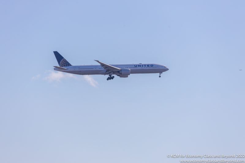 United Airlines Boeing 777-300ER arriving O'Hare