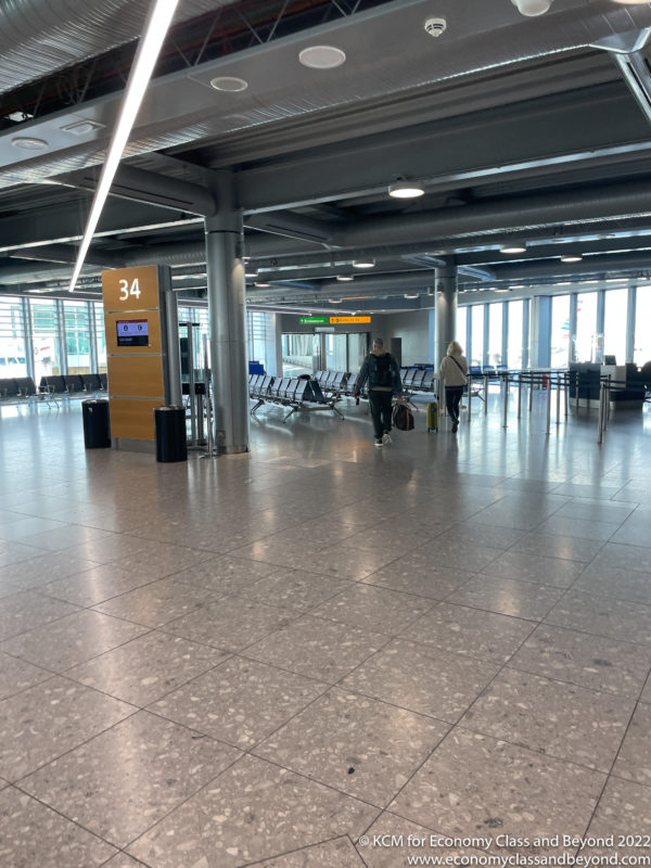 TRIP REPORT: The Cathay Pacific Lounge (Business Class), Heathrow Airport &#8211; Sweet Home, Chicago &#8211; Economy Class &amp; Beyond &#8211; Kevin Marshall IMG 8361 600x800
