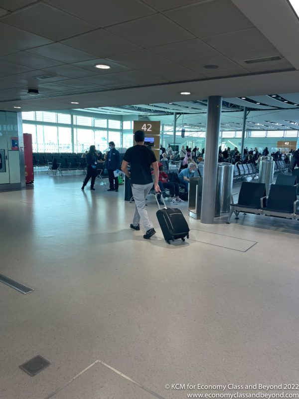 TRIP REPORT: The Cathay Pacific Lounge (Business Class), Heathrow Airport &#8211; Sweet Home, Chicago &#8211; Economy Class &amp; Beyond &#8211; Kevin Marshall IMG 8375 600x800