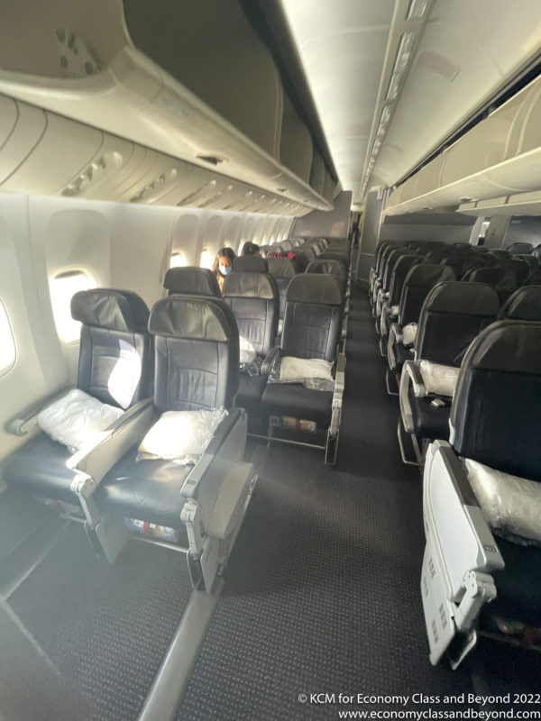 TRIP REPORT: American Airlines AA87 London Heathrow to Chicago O&#039;Hare (Main Cabin Extra) &#8211; Sweet Home, Chicago &#8211; Economy Class &amp; Beyond &#8211; Kevin Marshall IMG 8409 600x800