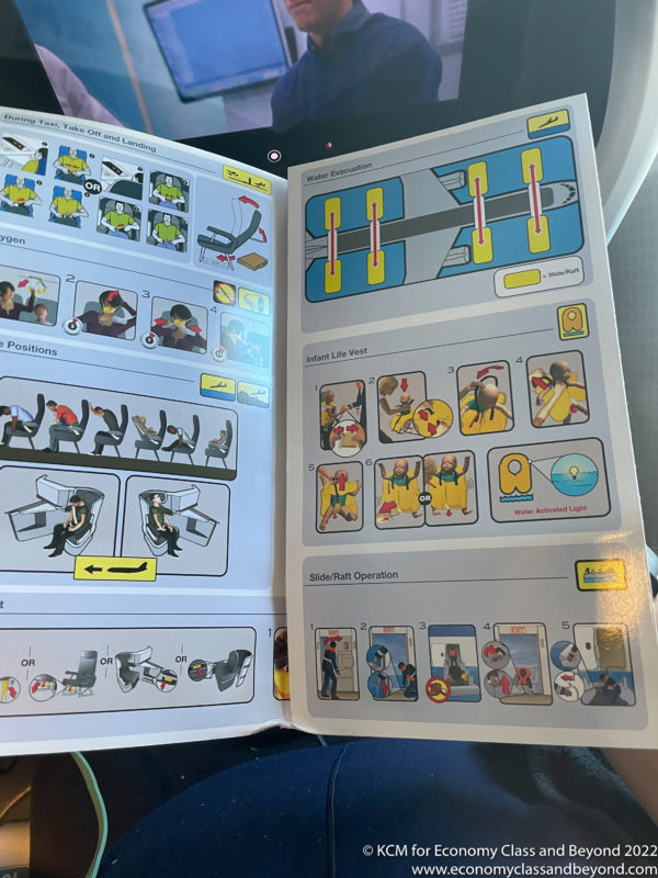 TRIP REPORT: American Airlines AA87 London Heathrow to Chicago O&#039;Hare (Main Cabin Extra) &#8211; Sweet Home, Chicago &#8211; Economy Class &amp; Beyond &#8211; Kevin Marshall IMG 8576 600x800
