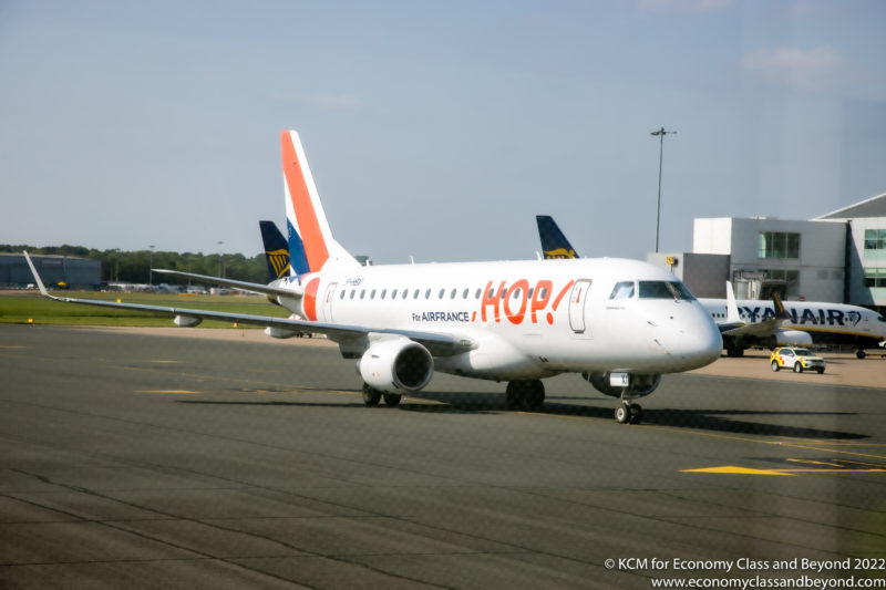 Sauter!  Par Air France Embraer E170 à l'aéroport de Birmingham - photo, classe économique et au-delà 