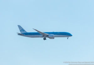 KLM Boeing 787-9 Dreamliner on final approach to Chicago O'Hare - Image, Economy Class and Beyond