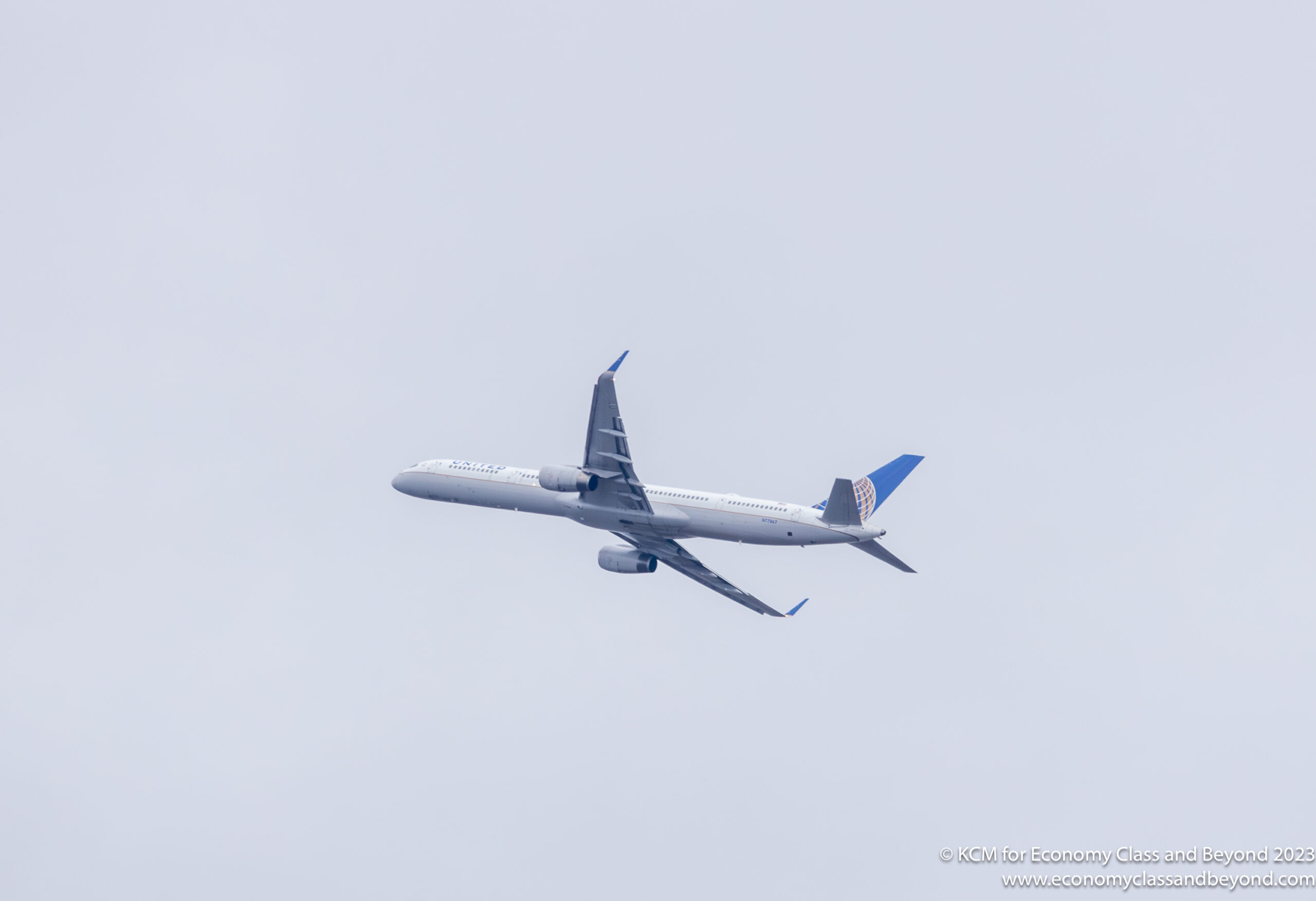 Airplane Art - United Airlines Boeing 757-300 climbing out of Chicago O ...