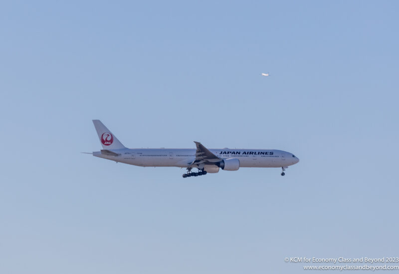 Japan Airlines Boeing 777-300ER on final approach to Chicago O'Hare - Image, Economy Class and Beyond