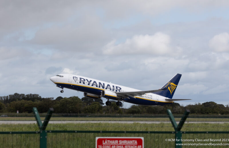 Ryanair Boeing 737-800 taking off from Dublin Airport