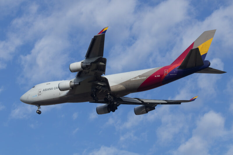 Asiana Airlines Boeing 747-400F arriving at Chicago O'Hare - Image, Economy Class and Beyond