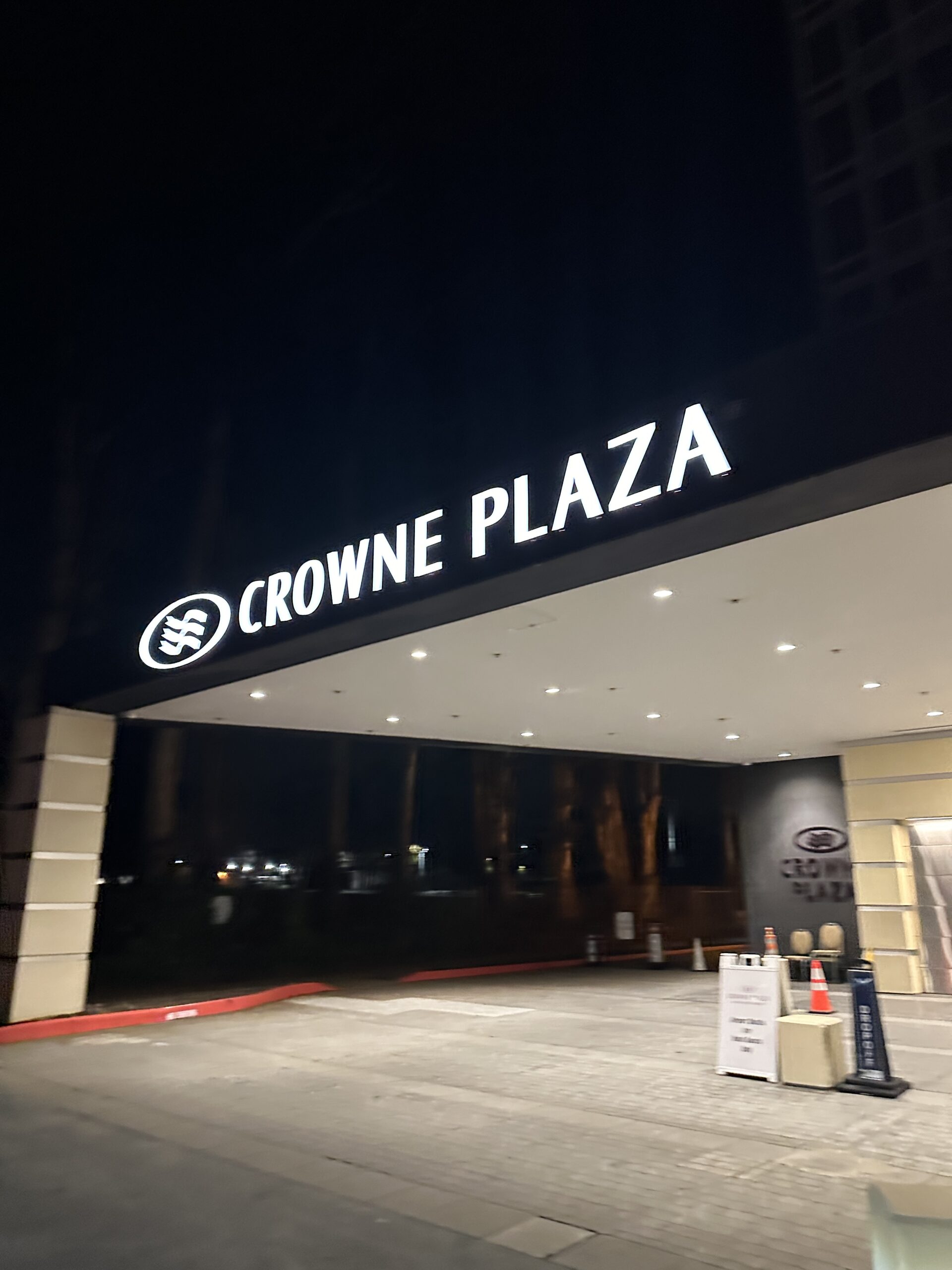 SNAPSHOT: Crowne Plaza, Burlingame (near San Francisco Airport ...