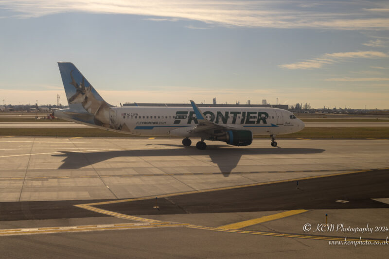 Frontier Airlines Airbus A320 taxiing at Philadelphia Airport - Image, Economy Class and Beyond