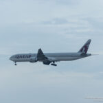Qatar Airways Boeing 777-300ER on approach to Chicago O'Hare - Image, Economy Class And Beyond