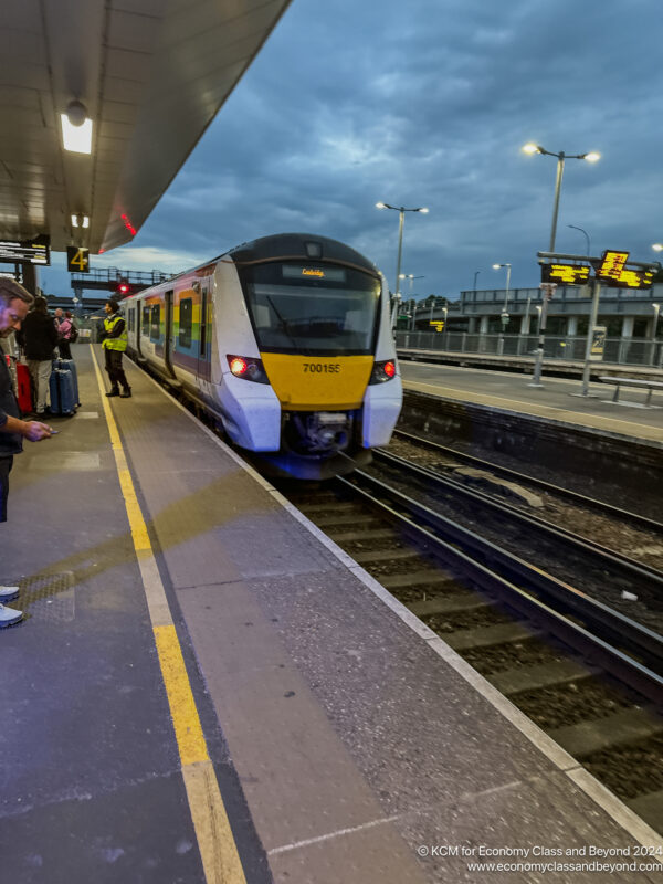 a train at a train station