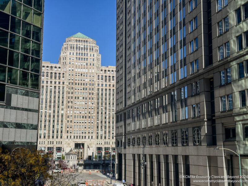 a tall buildings in a city