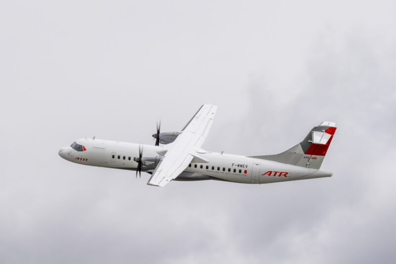 ATR72-600 with Starlink anennta - image, ATR