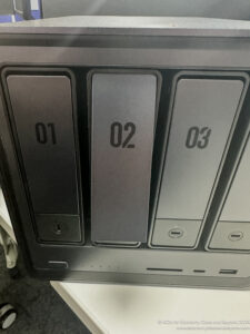 NASsync 4800 - hard drive tray open