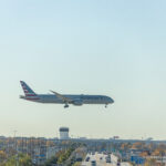 American Airlines Boeing 787-9 on final approach to Chicago O'Hare - Image, Economy Class and Beyond