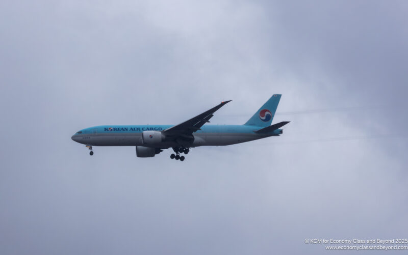 Korean Air Cargo Boeing 777F on final approach to Chicago O'Hare - Image, Economy Class and Beyond