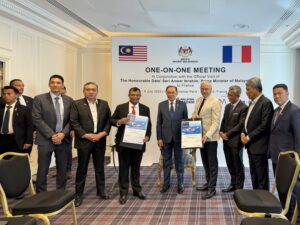 Prime Minister of Malaysia YAB Dato’ Seri Anwar Ibrahim witnessed the signing of the Memorandum of Understanding between Capital A CEO Tony Fernandes and Christian Scherer, CEO Commercial Aircraft, Airbus, in Paris today, alongside several Malaysian Cabinet Ministers. - IMAGE, AirAsia