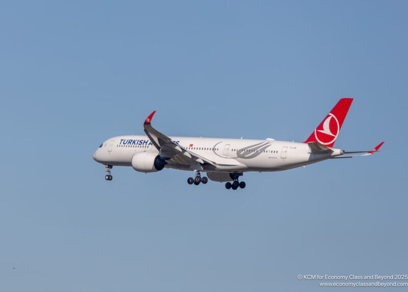 Turkish Airlines Airbus A350-900 on final approach to Chicago O'Hare - Image, Economy Class and Beyond