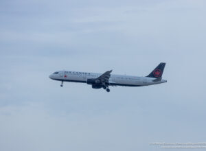 Air Canada Airbus A321-200 on final approach to Chicago O'Hare - Image, Economy Class and Beyond